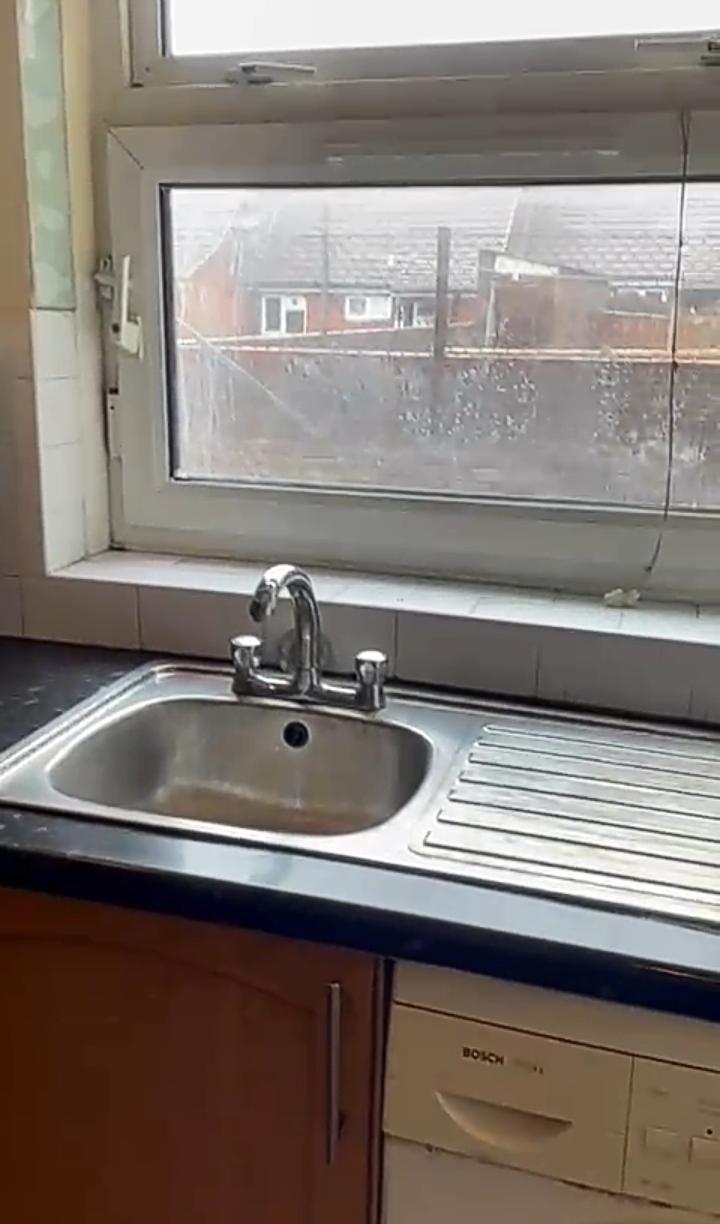 2 Bedroom Ground Floor Flat with Garden 